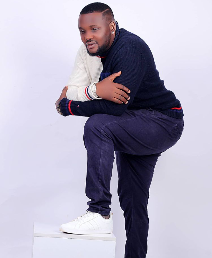 Nigeria, I Know How I Love You — Actor Yomi Fabiyi Says As He Kissed Nigerian Flag (Photos) 4 Screenshot 20210612 070134