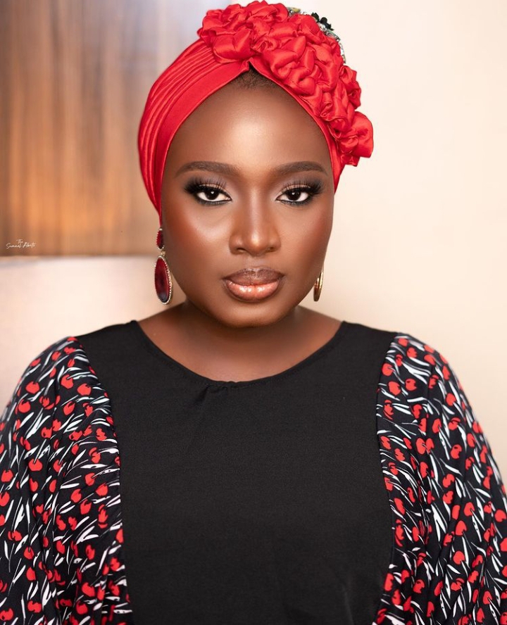 With her full chest, Actress Bimpe Oyebade flaunts her engagement ring after saying Lateef Adedimeji is not her type of man(Video) 2 Screenshot 20211108 081431