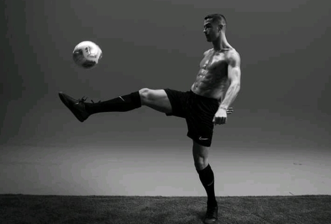 Fans react after Nigerian Comedian, Taaooma comments on Ronaldo's shirtless photo. 3 Screenshot 20211222 202824