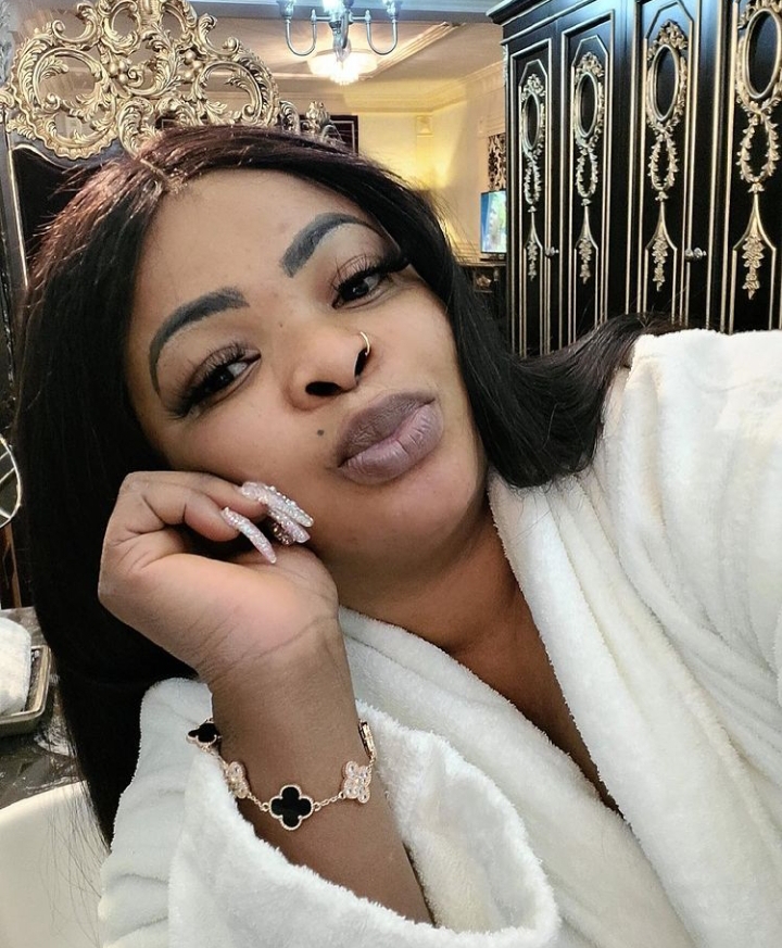 Reactions As Beautiful Actress Dayo Amusa Shares Eye-catching Bedroom Pictures Of Herself On Instagram 2 Dayo Amusa