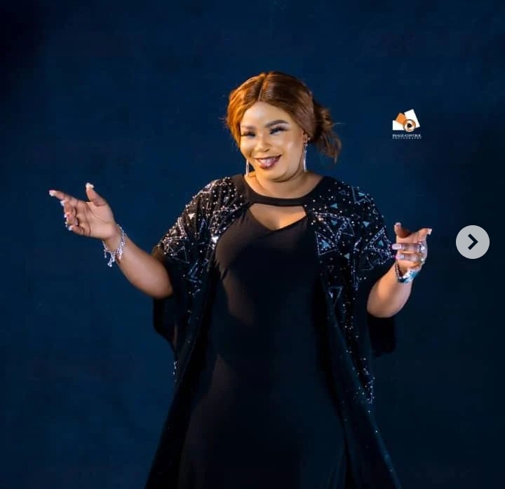 "I Call Her Maami" Singer Yinka Ayefele Says As He Celebrates His Beautiful Wife Birthday Today (Photos) 4 Screenshot 20220227 104500