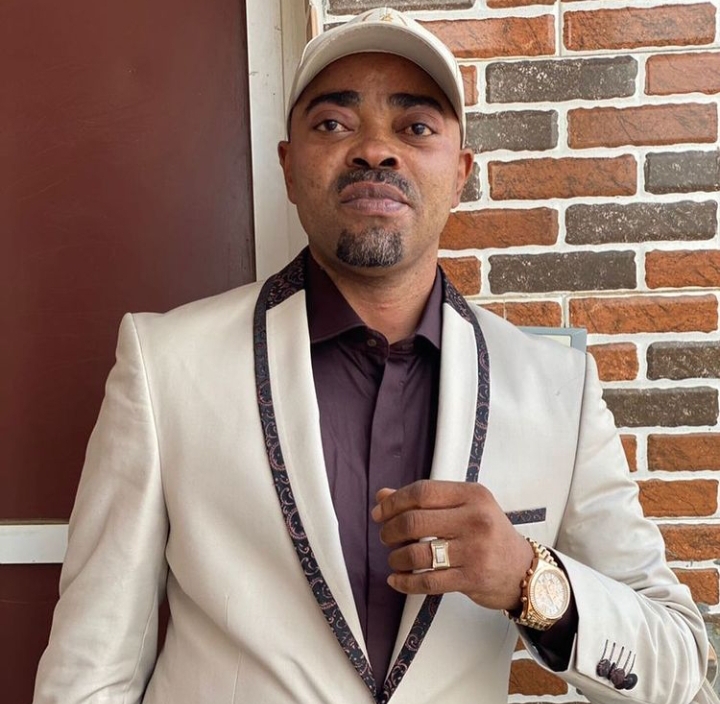 Fans Congratulate Popular Islamic Singer, Saotyarewa As He buys A New Multi-million Naira car 2 saotyarewa