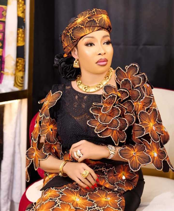 Actress Lizzy Anjorin in awe as fans storm her home with truckload of cakes and other gifts for her birthday (video) 2 Lizzy Anjorin