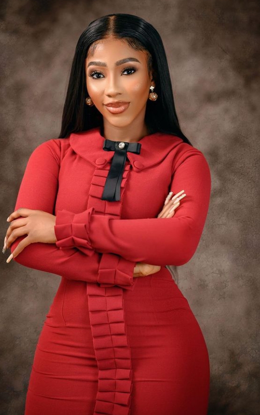 BBNaija’s Mercy Eke breaks down in tears as she buries her father (video) 2 Mercy Eke