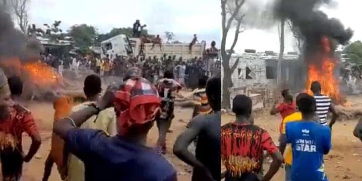 Mob gruesomely kills man for alleged blasphemy in Abuja (VIDEO) 2 Screenshot 20220604 203825