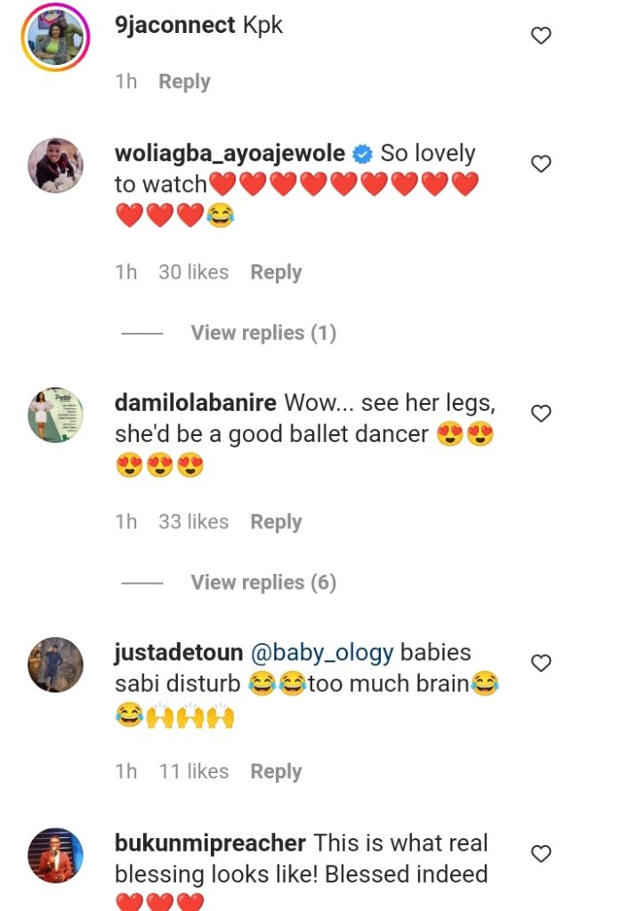 Reactions As Singer Yinka Ayefele Triplet Wanted To Take Over The Stage (Video) 3 Screenshot 20220625 152947