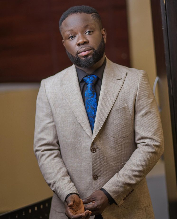 Fans And Celebrities Send Congratulatory Messages As Itele Icon Bags 2 Awards At Emperor Award 2 Itele