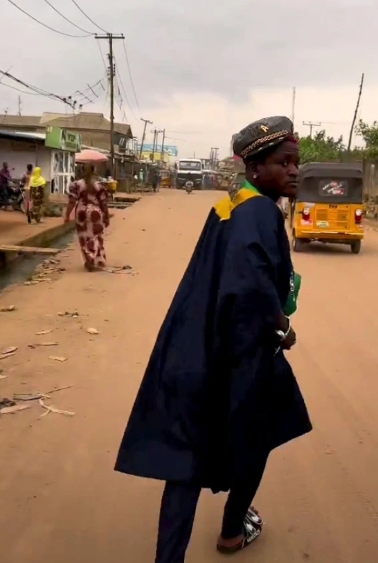 Reactions As Portable Is Seen Giving Money To Street Beggars 2 Portable