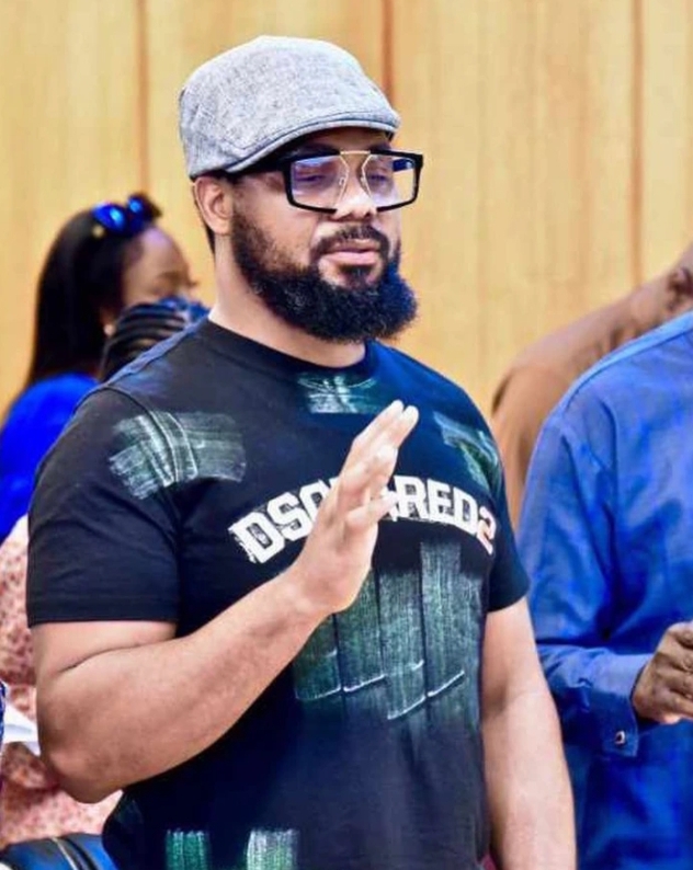 UK-based Actor, Leye Kuti Shares Lovely Family Photos As He Celebrates His Birthday 2 UK-based Actor, Leye Kuti Shares Lovely Family Photos As He Celebrates His Birthday