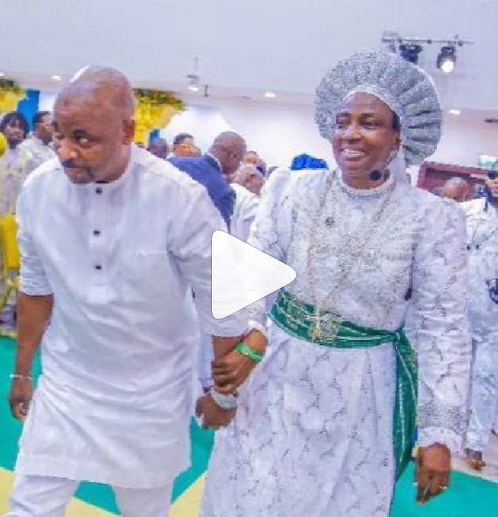 You’re the most amazing person” Esther Ajayi showers praises on MC Oluomo as he wins heart in her church