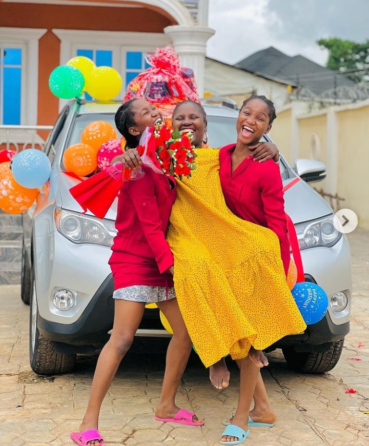 Skit makers, Twinz love gift mom a new SUV car 2 Twinz love