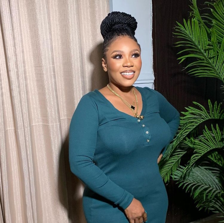 “Oko Orun is that you?” – Hilarious Reactions as Wumi Toriola reacts to Lizzy Anjorin Claim that she can swear her husband as Never cheat on her 2 Lizzy Anjorin