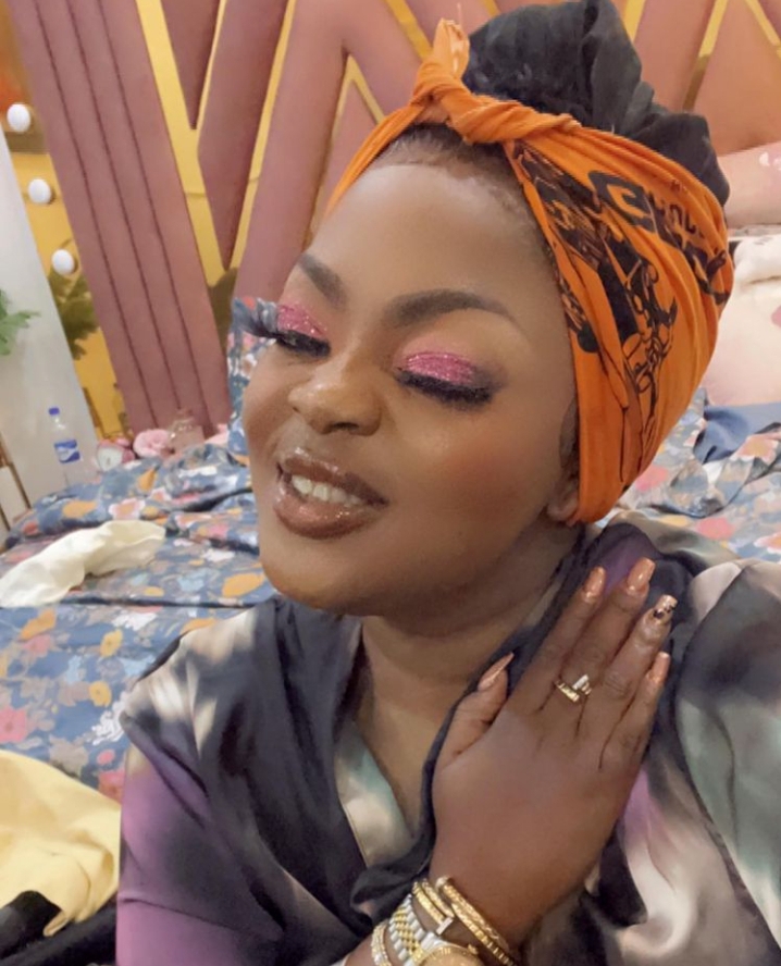 “I pray I get all this money” Actress Eniola Badmus calls for help amidst link with Bola Tinubu 2 Eniola Badmus