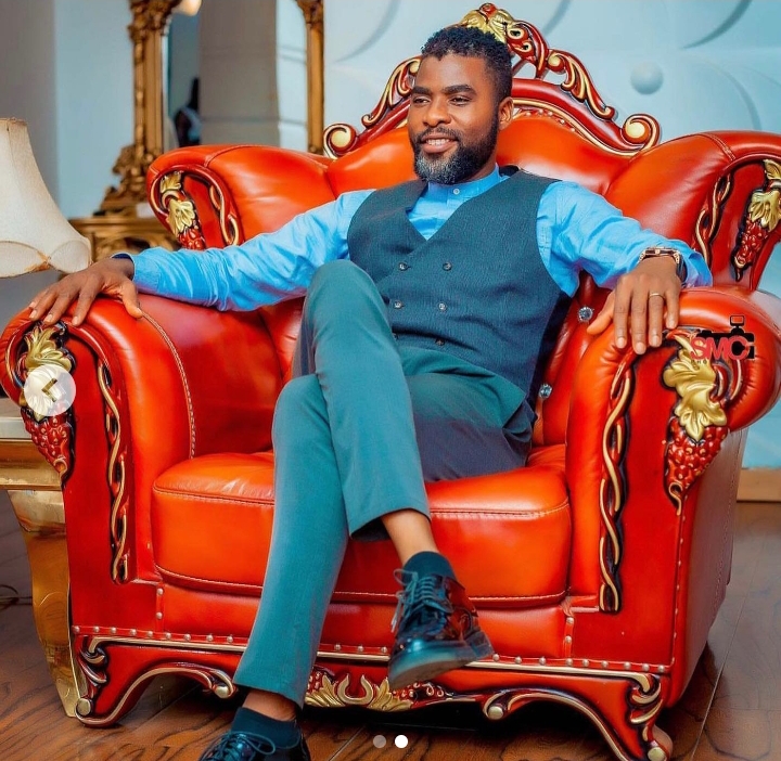 Emotional Moment As Olohuniyo Pays Homage To Ibrahim Chatta Ahead of His 52nd Birthday (Video) 2 Ibrahim Chatta