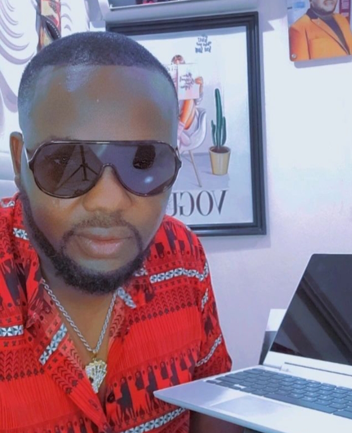 Many hails Yomi Fabiyi as he set to bring Oriogbade into movie industry (Video) 2 Screenshot 20221024 072832