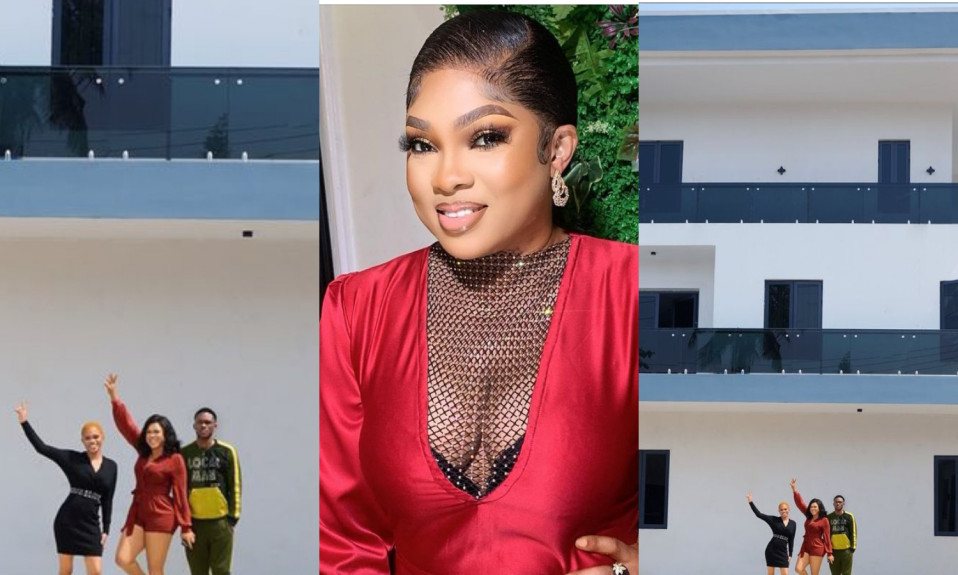 "I remember how we had to move back to my fathers house 3 yrs after I lost their father, cos I couldn’t pay the rent no more, it’s been 20yrs now” Regina Chukwu emotional as she acquires a new house