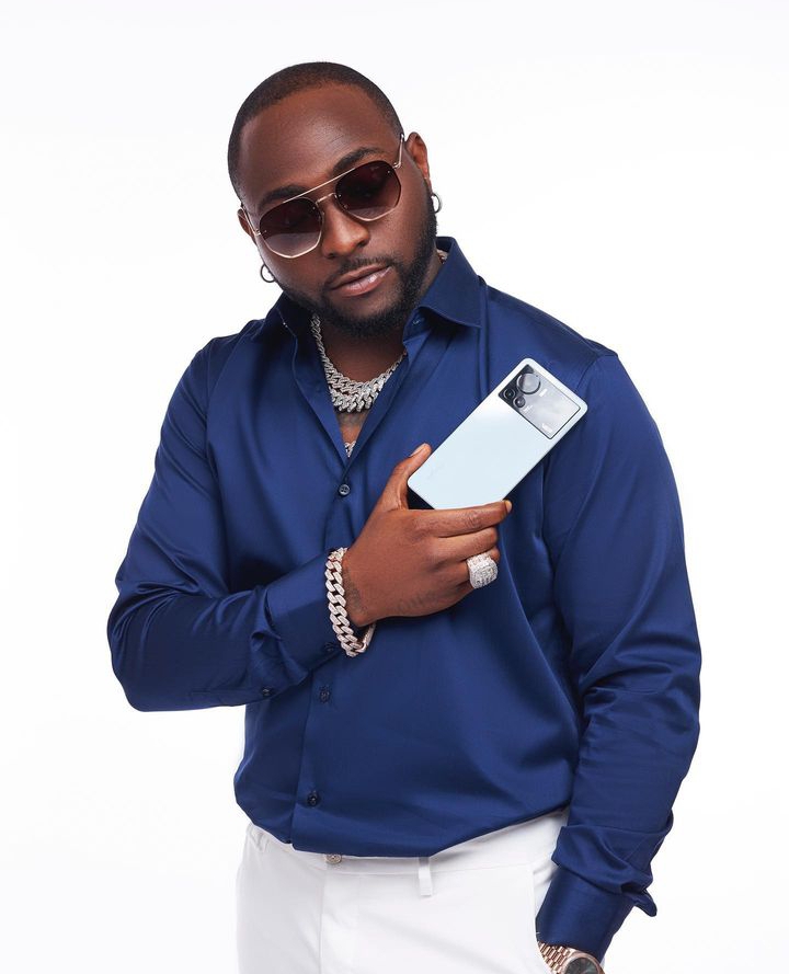 Davido causes stir online following his reaction to Portable’s performance at Kids’ Christmas party (VIDEO) 2 Davido causes stir online following his reaction to Portable’s performance at Kids’ Christmas party (VIDEO)